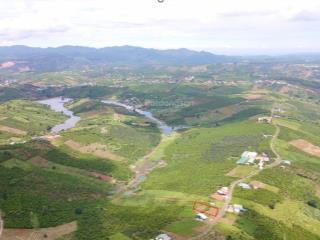 Chỉ 3 tỷ cho lô đất rất vuông vức mặt đường nhựa lớn, view hồ và núi rất đẹp
