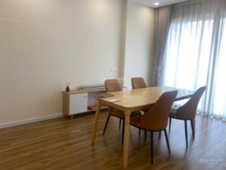 Chính chủ cho thuê căn 3pn view 3 hồ diện tích 90,5m2, full nội thất chỉ việc về ở.  0926 397 ***