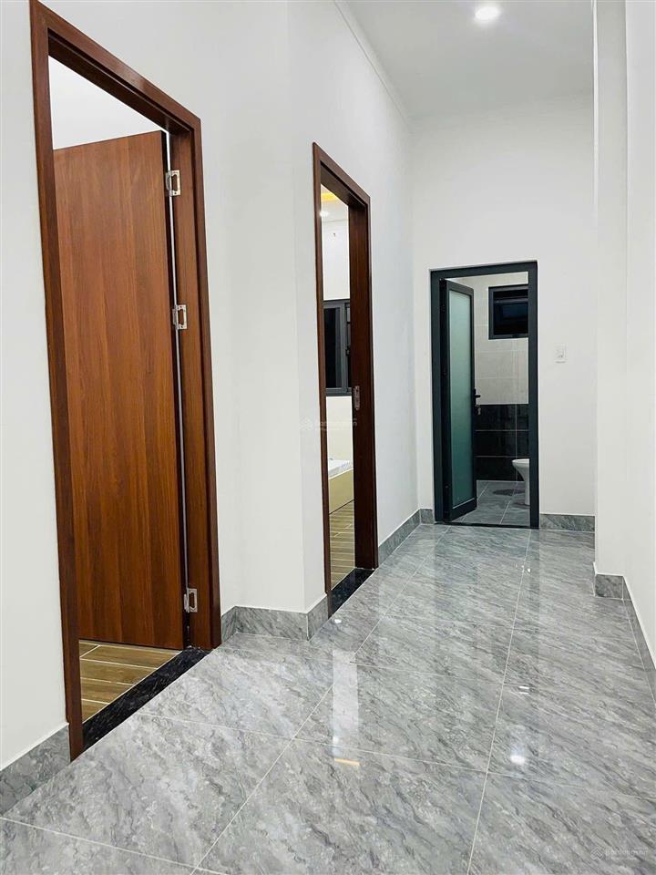 Định cư mỹ chính chủ cần bán nhanh nhà 2 lầu mới chưa ở ngày nào. hỗ trợ ngân hàng. tặng nội thất