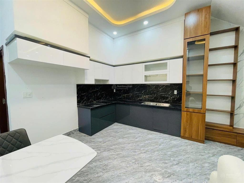 Định cư mỹ chính chủ cần bán nhanh nhà 2 lầu mới chưa ở ngày nào. hỗ trợ ngân hàng. tặng nội thất