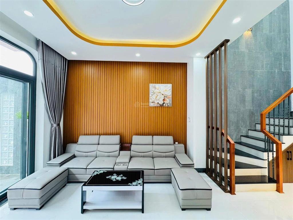 Định cư mỹ chính chủ cần bán nhanh nhà 2 lầu mới chưa ở ngày nào. hỗ trợ ngân hàng. tặng nội thất