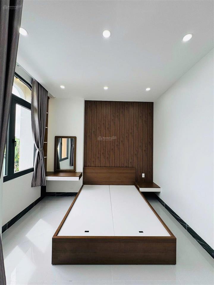 Định cư mỹ chính chủ cần bán nhanh nhà 2 lầu mới chưa ở ngày nào. hỗ trợ ngân hàng. tặng nội thất