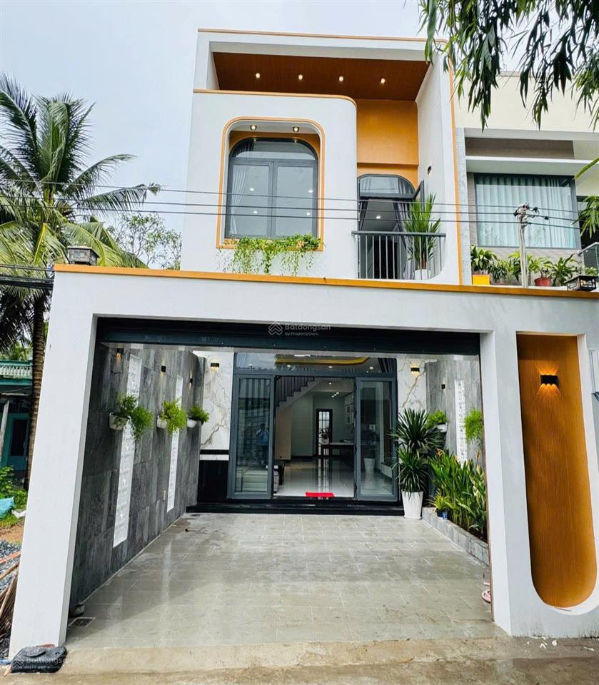 Định cư mỹ chính chủ cần bán nhanh nhà 2 lầu mới chưa ở ngày nào. hỗ trợ ngân hàng. tặng nội thất