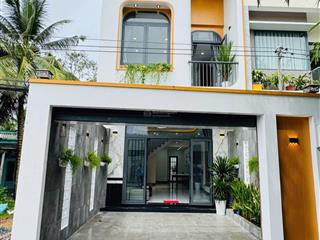 Định cư mỹ chính chủ cần bán nhanh nhà 2 lầu mới chưa ở ngày nào. hỗ trợ ngân hàng. tặng nội thất