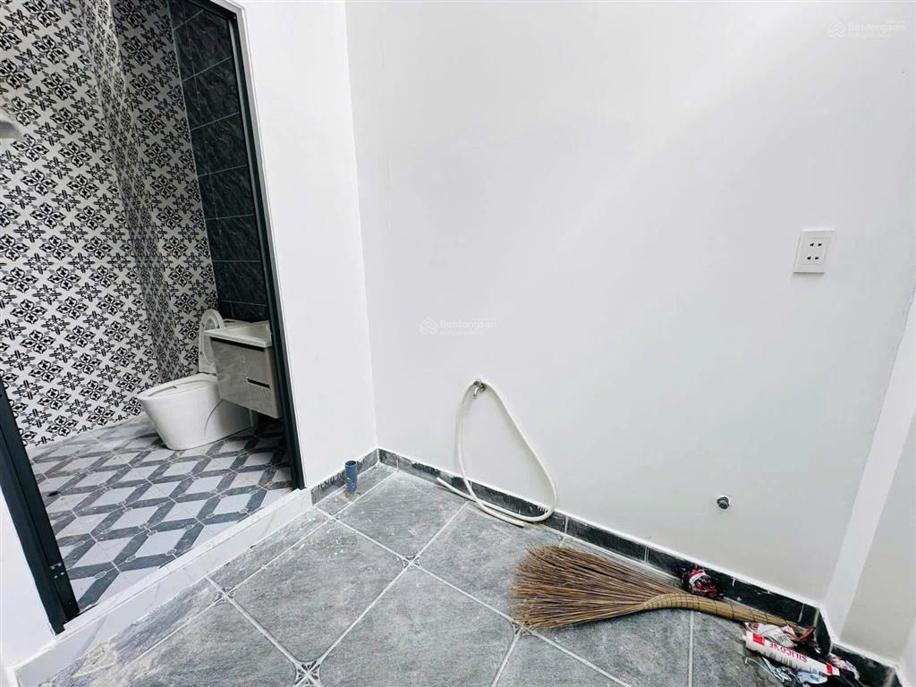 Nhà phố 1 trệt 1 lầu ngay cây xăng đức hưng, đường đồng khởi, ngay chợ thuận tiện kinh doanh