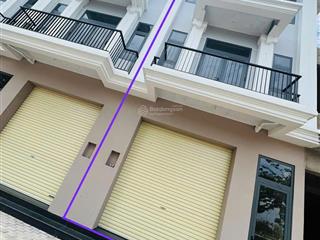 Cần vốn thanh lý gấp căn nhà 4 tầng giá bao mềm xã đức hoà  tây ninh mới (hựu thạnh  long an cũ).