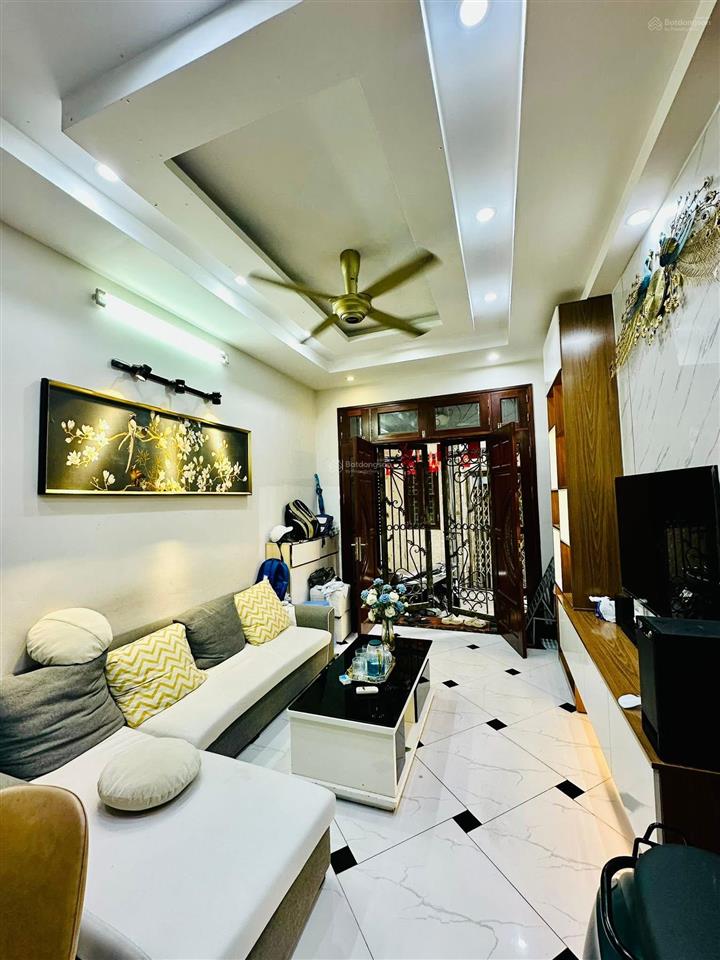 Bán nhà riêng 30m2, giá 8,8 tỷ tại trần khát chân, cầu dền, hai bà trưng, hà nội, chính chủ