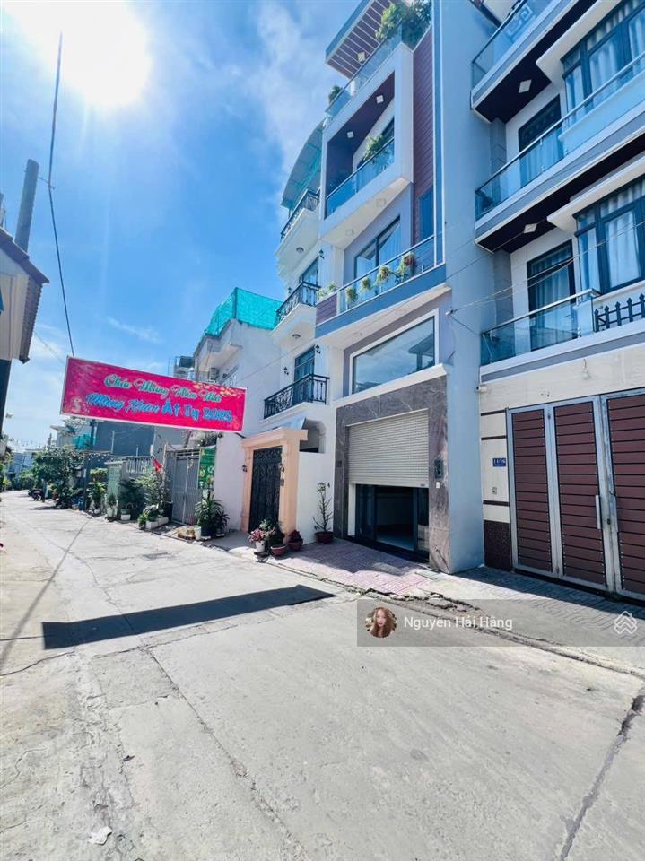 Hiếm  lô đất  hẻm 8m  100m2 ngang 5m  sát mặt tiền  giá 6 tỷ hơn