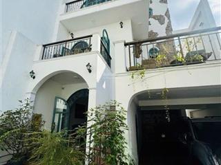 Biệt thự gía tốt  linh đông, 152m ngang 8m, 4 tầng, gara xe hơi, 3 pn , 4 wc