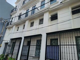 Giảm 2 tỷ.. cần bán chdv  1 trệt 3 lầu  20 phòng  thu nhập 7% năm  hẻm xe tải thông