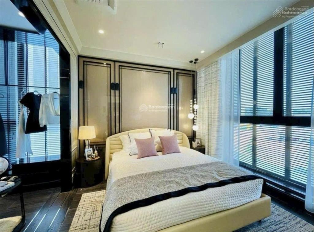 Biệt thự ở ngay  10x16m  3 tầng  sát phạm văn đồng  linh đông