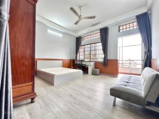 Căn hộ 1 phòng ngủ ban công siêu rộng 50m2 full nội thất  máy giặt riêng