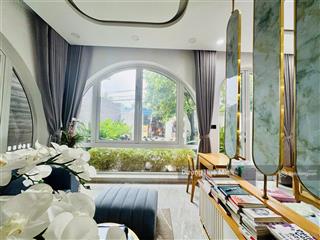 Chủ đi định cư giảm sốc 2.5 tỷ nhà 3 tầng, mặt tiền đường đối diện vincom thủ đức, sd 150m2
