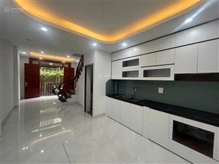 Bán nhanh nhà liên mạc, 38m. 4 tầng, ô tô cách 20m, ngõ nông rộng thoáng gần bãi gửi xe, sân chơi