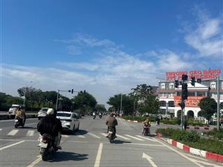 Chính chủ bán 40m đất sổ đỏ xuân phương tặng nhà cấp 4 ô tô dừng đỗ 15m giá đầu tư  0968 371 ***