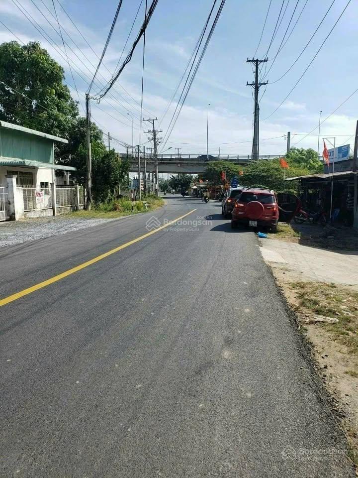 Bán 1590m đất mặt tiền đường đt 852 xã tân qui tây sadec đồng tháp .