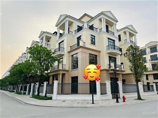 Đơn lập gócvipđảo dừacompoundbể bơi 4 mùa