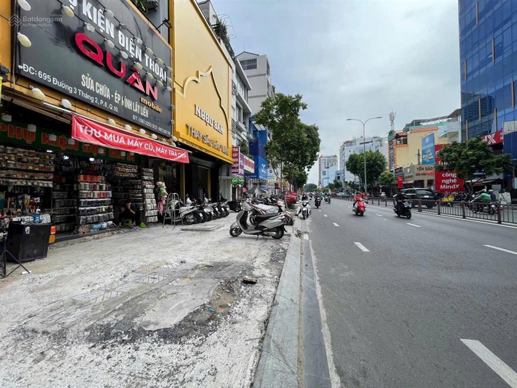 Nhà mặt tiền kinh doanh đường 3 tháng 2 quận 10, diện tích sử dụng 400m2, kinh doanh ngay