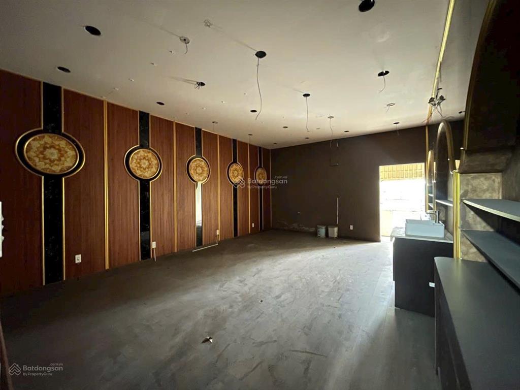 Nhà mặt tiền kinh doanh đường 3 tháng 2 quận 10, diện tích sử dụng 400m2, kinh doanh ngay