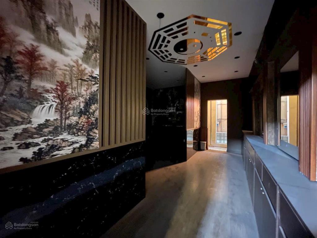 Nhà mặt tiền kinh doanh đường 3 tháng 2 quận 10, diện tích sử dụng 400m2, kinh doanh ngay