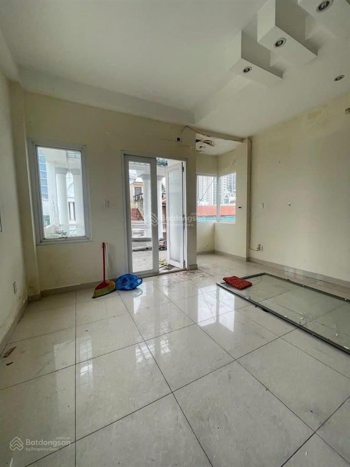 Cho thuê nhà ngay hà đô, cách mạng tháng 8, quận 10, kinh doanh nhiều ngành, 6 tầng có thang máy