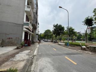 Đất phân lô phúc lợi  vỉa hè  kinh doanh  view vườn hoa. dt 90m2 mt 6.16m. giá 21.3 tỷ có tl