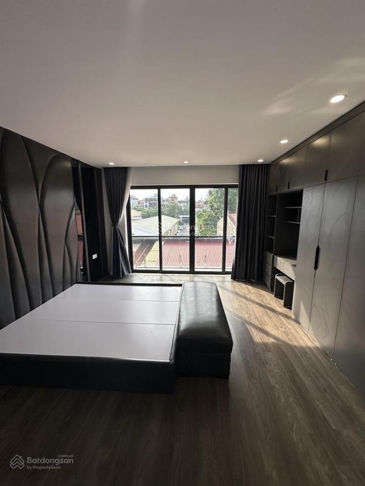 Bán nhà sài đồng  full nội thất  cách 20m ra đường oto tránh. 50m2, mt 4m, 5 tầng. giá tl