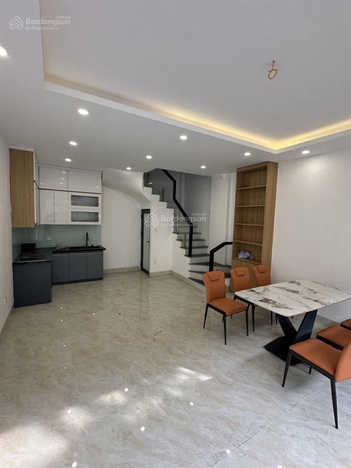 Bán nhà sài đồng  full nội thất  cách 20m ra đường oto tránh. 50m2, mt 4m, 5 tầng. giá tl