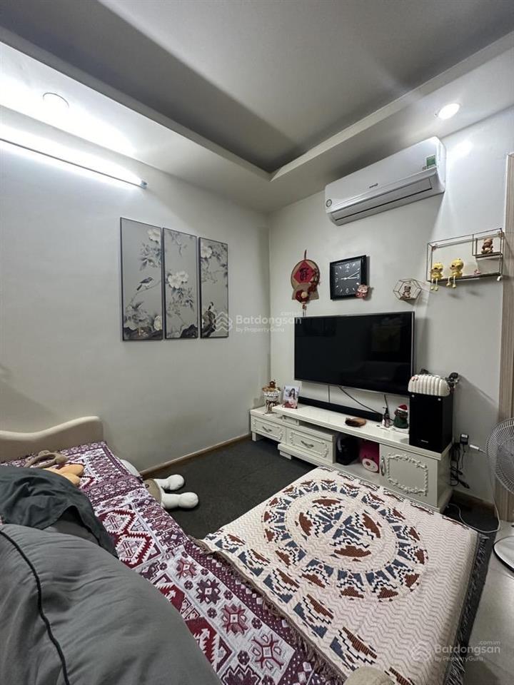 Chính chủ cần bán căn chung cư ruby 3  lô góc  nội thất cơ bản. dt 70m2, 3 ngủ, 2vs