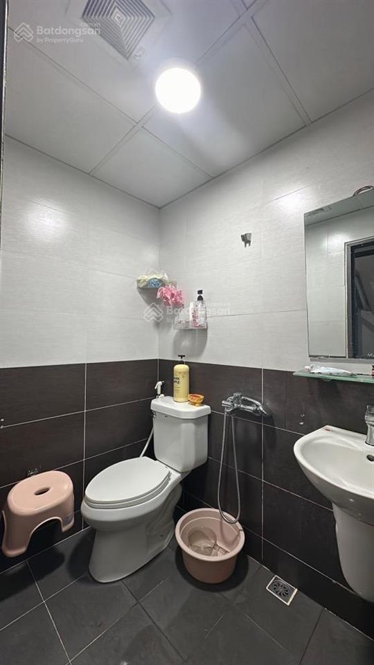 Chính chủ cần bán căn chung cư ruby 3  lô góc  nội thất cơ bản. dt 70m2, 3 ngủ, 2vs