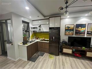 Bán căn ruby3  tầng thấp full nội thất sổ đỏ sẵn. dt55m2,2 ngủ,2vs. giá2.75 tỷ còn tl
