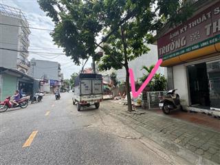 Đất ngõ 80 hoa lâm vỉa hè đường 13m kinh doanh hai mặt ngõ (chia 2 lô). dt125m2,mt5m.tl