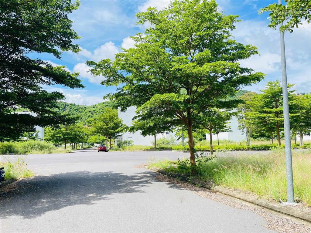 Bán lô đất biệt thự đẹp kđt hoàng phú nha trang đường rộng 8m, ô tô tránh, sát biển chỉ từ 26tr/m2