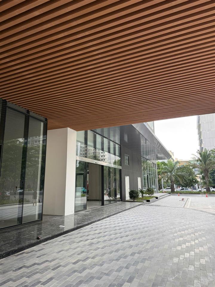 Sàn văn phòng hạng a gold mark giá chỉ 52tr/m2 bàn giao luôn, diện tích từ 134.2m2,  0914 576 ***