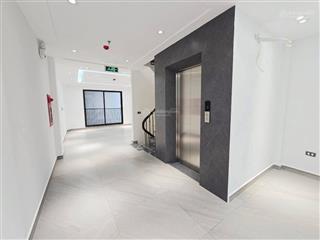 Bán nhà 106 hoàng quốc việt, hoàng sâm, ô tô tránh, thang máy, thông sàn, ở sướng, 45m2*6t*13.6 tỷ