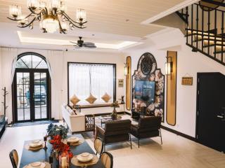 Bán villa cao cấp  kết cấu đẹp hẻm xe hơi, đường an bình, 250m  24ty, đà lạt