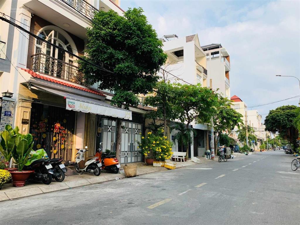 Mtnb đường 14m khu họ lê tân phú (4m x 18m) nhà cấp 4 tiện xây mới