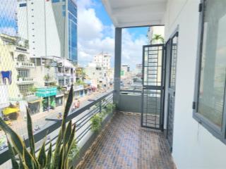 Căn hộ 1 phòng ngủ  1 phòng bếp, 2 bancong & 3 cửa sổ 65m2