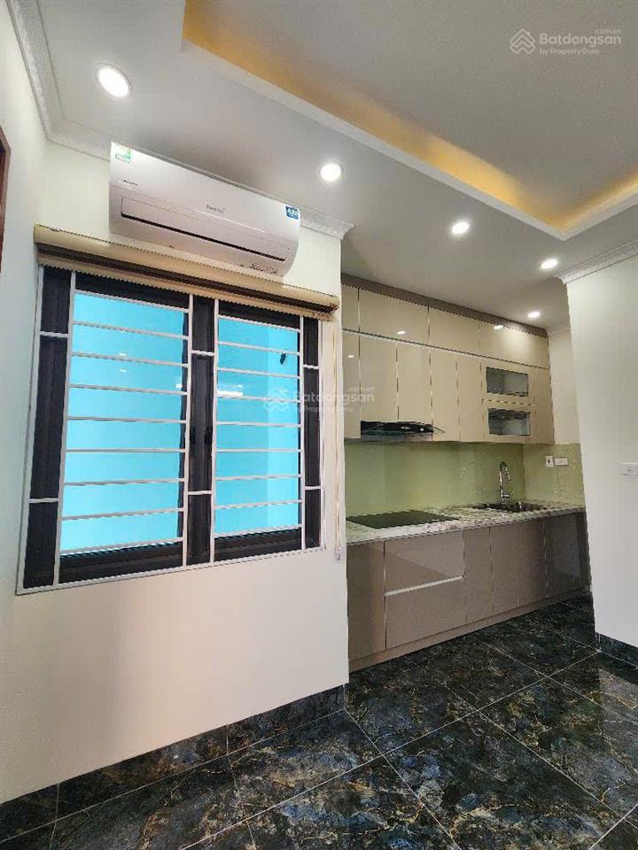 Bán gấp ô tô dương văn bé. dt 38m2 5t mt 3.7m giá 8,2 tỷ hai bà trưng. 0947 913 ***