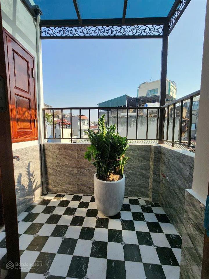 Bán nhà lô góc 34m2, 5t, mt 4m, giá 8 tỷ, dương văn bé hai bà trưng 0947 913 ***