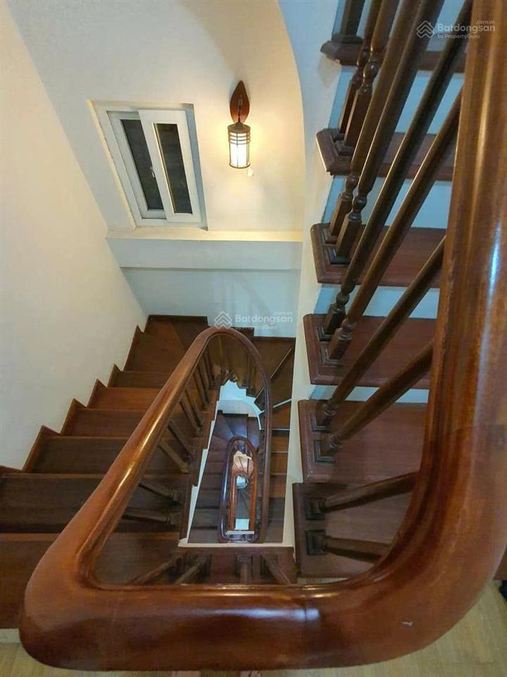 Bán nhà lô góc 34m2, 5t, mt 4m, giá 8 tỷ, dương văn bé hai bà trưng 0947 913 ***