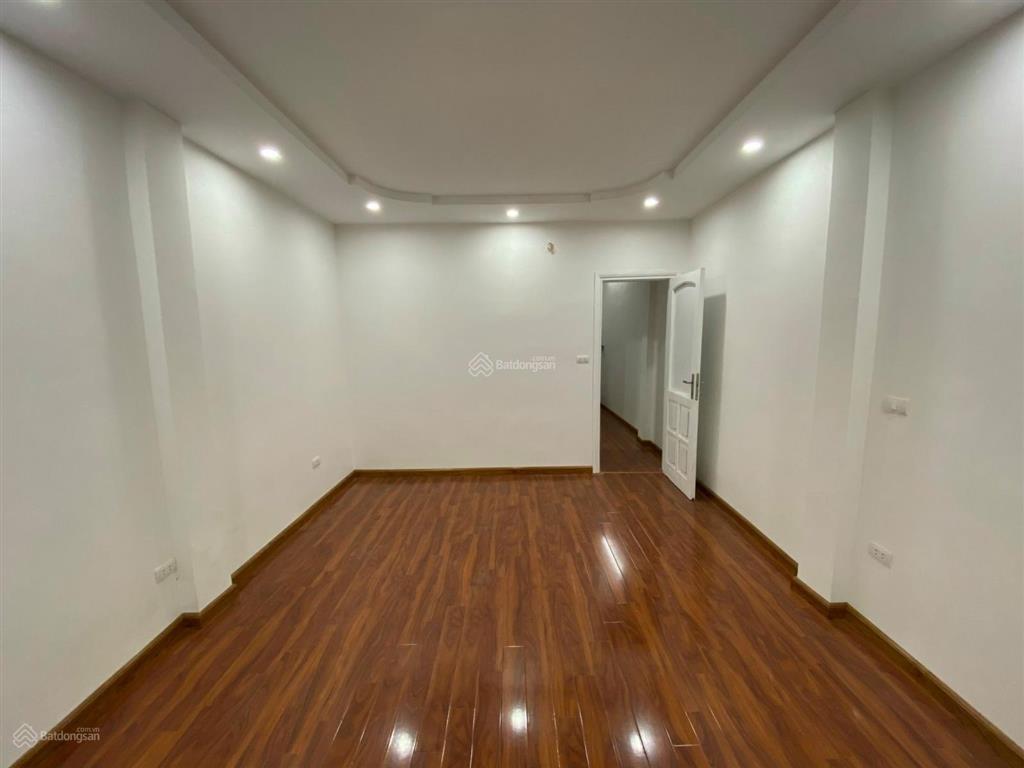 Bán gấp lô góc 30m2, 5t, mt 4m, giá nhỉnh 6tỷ, minh khai, hai bà trưng 0947 913 ***