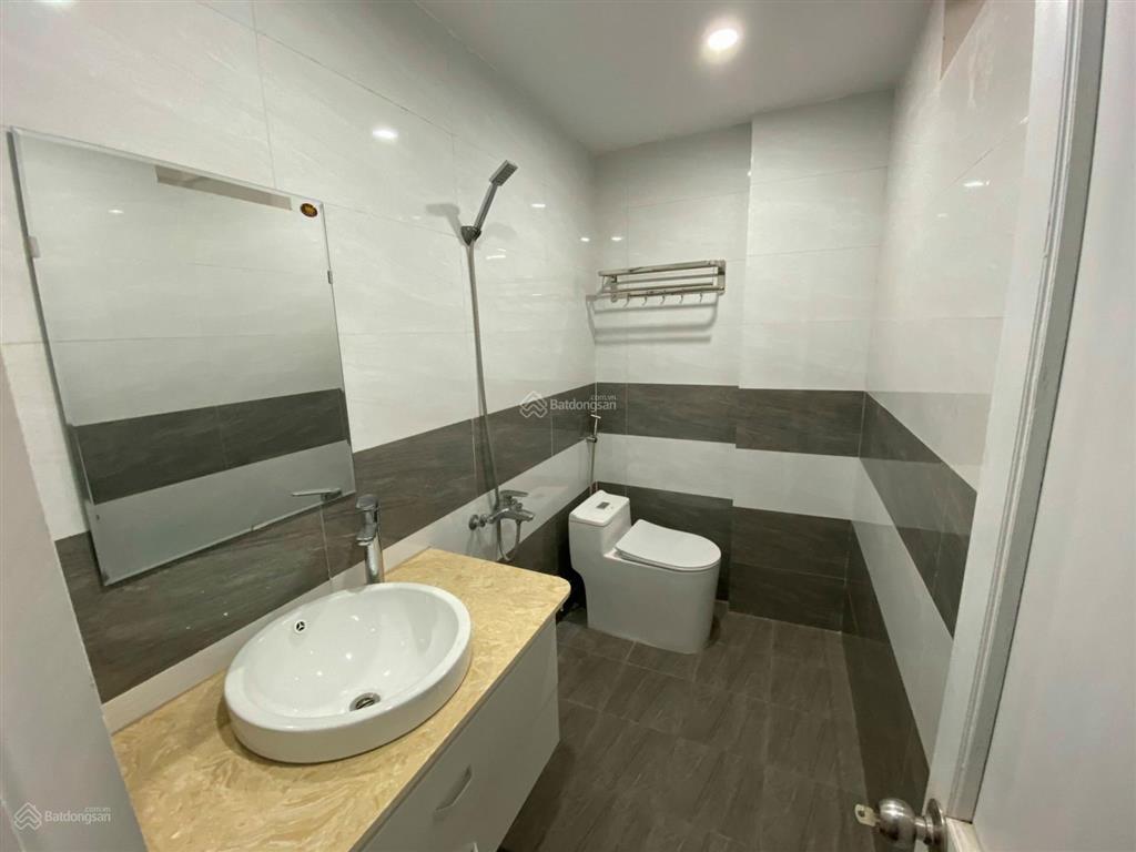 Bán gấp lô góc 30m2, 5t, mt 4m, giá nhỉnh 6tỷ, minh khai, hai bà trưng 0947 913 ***