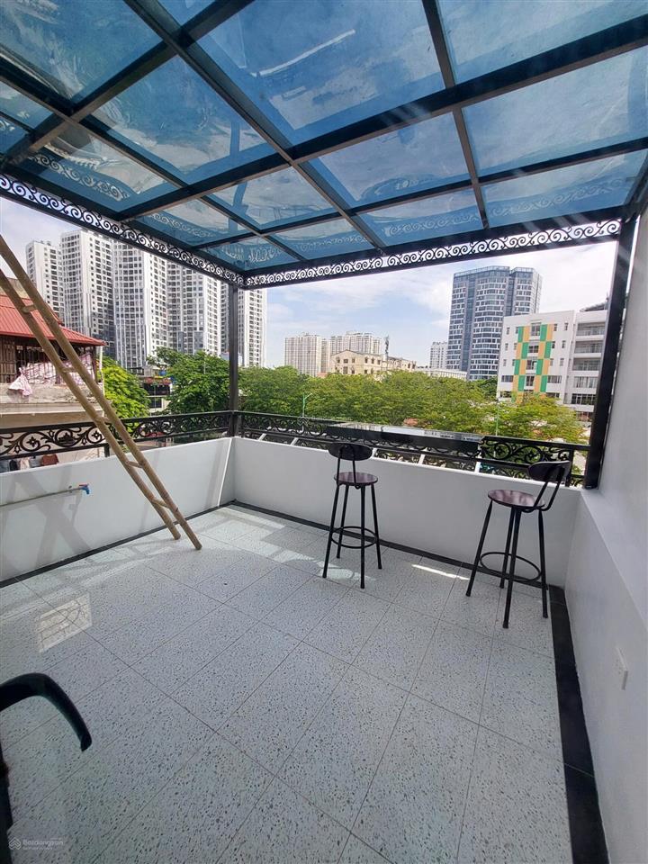 Bán gấp nhà dt 37m 5 tầng mt 3,9m giá 8ty dương văn bé hai bà trưng, 0947 913 ***