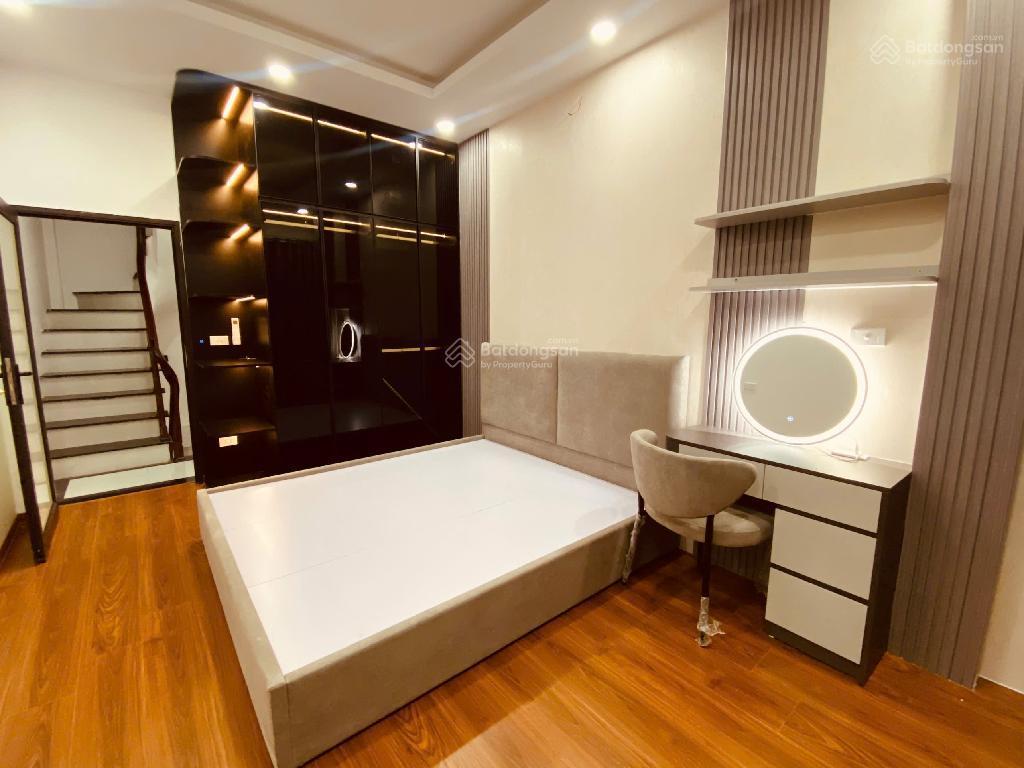 Bán gấp nhà dt 37m 5 tầng mt 3,9m giá 8ty dương văn bé hai bà trưng, 0947 913 ***