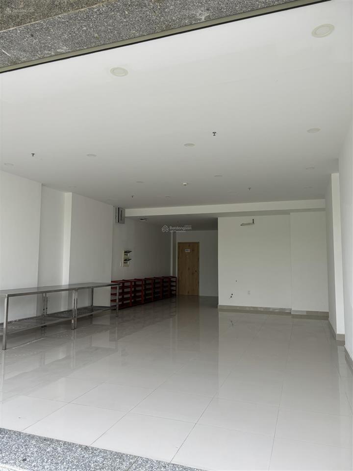 Giá rẻ nhất khu chỉ 6tr/tháng mặt bằng kinh doanh diamond riverside 60m2, quận 8, bàn giao ngay mb