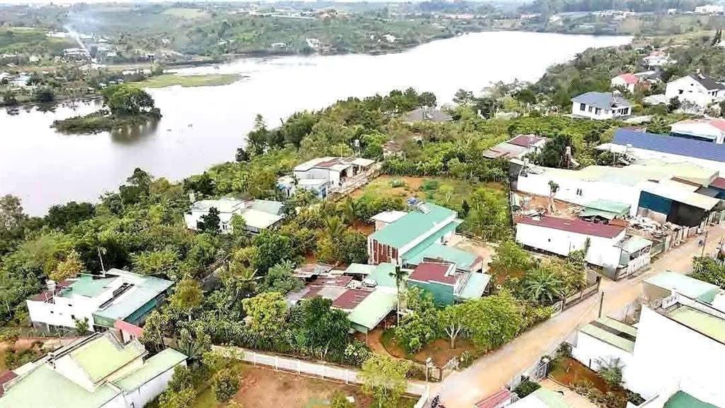 View hồ nam phương  bùi thị xuân  phường 1  bảo lộc  dt12mx22m sẵn 100 thổ cư đường nhựa 2 ôtô