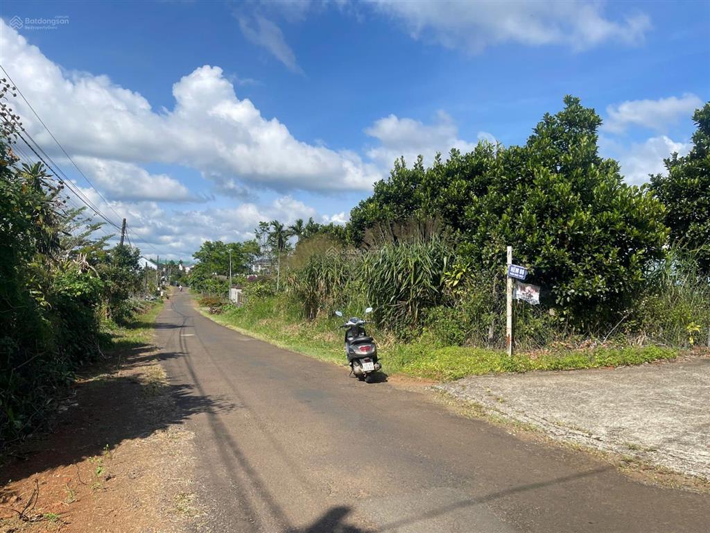 Đất bảo lộc lô góc hiếm 2 mặt tiền trần nhật duật, cách quảng trường 3,8km dt 1121m2 sẵn thổ cư