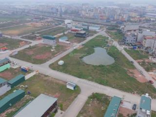 Chủ cần tiền bán lô view sân bóng/ cao tốc tại đồng vân, quang châu giá hơn 4 tỷ, 100m2, hướng đông