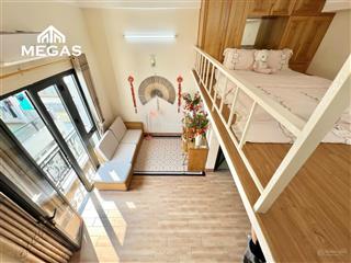 Cho thuê căn hộ luxury, có gác  2 ko gian ngủ  gần vòng xoay dân chủ